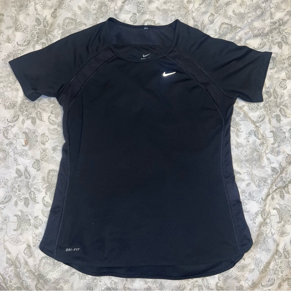 Nike Women's Dri-Fit Black Short Sleeve Tee Medium